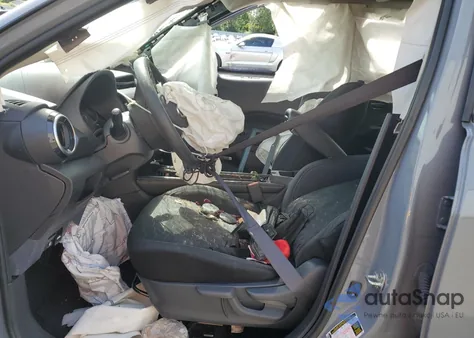 2021 Nissan Kicks Sv z USA, uszkodzony, nr VIN 3N1CP5CV4ML552612